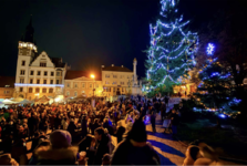 Advent v Hustopečích jsme zahájili na náměstí u punče